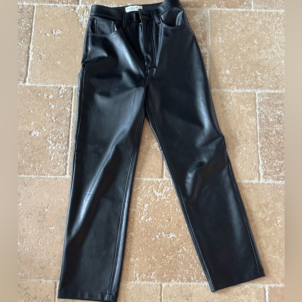 Abercrombie & Fitch Black Ankle Straight Pants